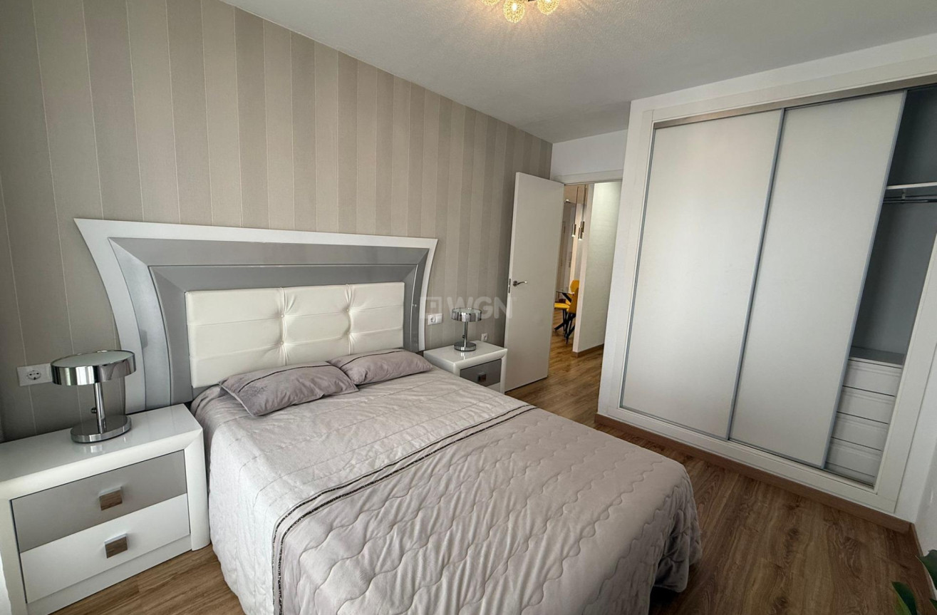 Odsprzedaż - Mieszkanie w bloku - Torrevieja - Centro
