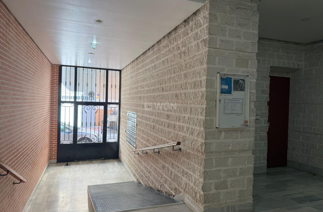 Odsprzedaż - Mieszkanie w bloku - Torrevieja - Centro
