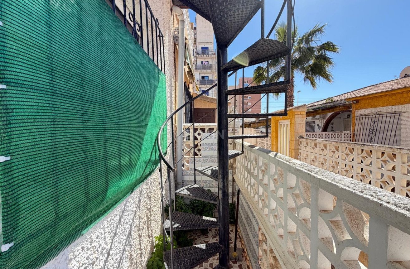 Odsprzedaż - Kamienica - Torrevieja - Nueva Torrevieja