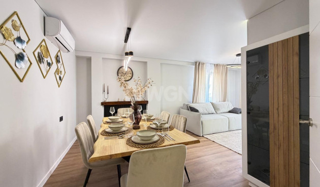 Odsprzedaż - Mieszkanie w bloku - Torrevieja - Punta Prima