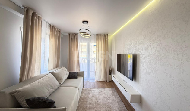 Odsprzedaż - Mieszkanie w bloku - Torrevieja - Punta Prima