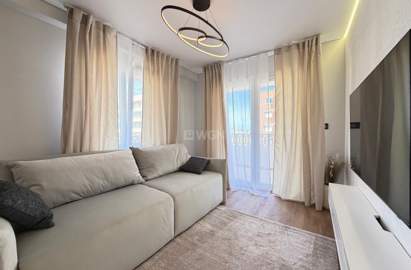 Odsprzedaż - Mieszkanie w bloku - Torrevieja - Punta Prima