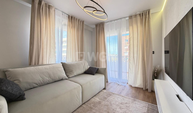 Odsprzedaż - Mieszkanie w bloku - Torrevieja - Punta Prima