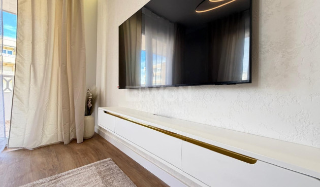 Odsprzedaż - Mieszkanie w bloku - Torrevieja - Punta Prima