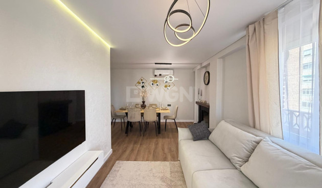 Odsprzedaż - Mieszkanie w bloku - Torrevieja - Punta Prima