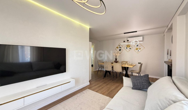 Odsprzedaż - Mieszkanie w bloku - Torrevieja - Punta Prima