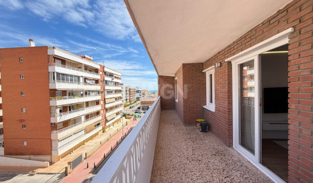 Odsprzedaż - Mieszkanie w bloku - Torrevieja - Punta Prima