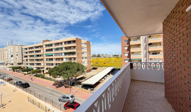 Odsprzedaż - Mieszkanie w bloku - Torrevieja - Punta Prima