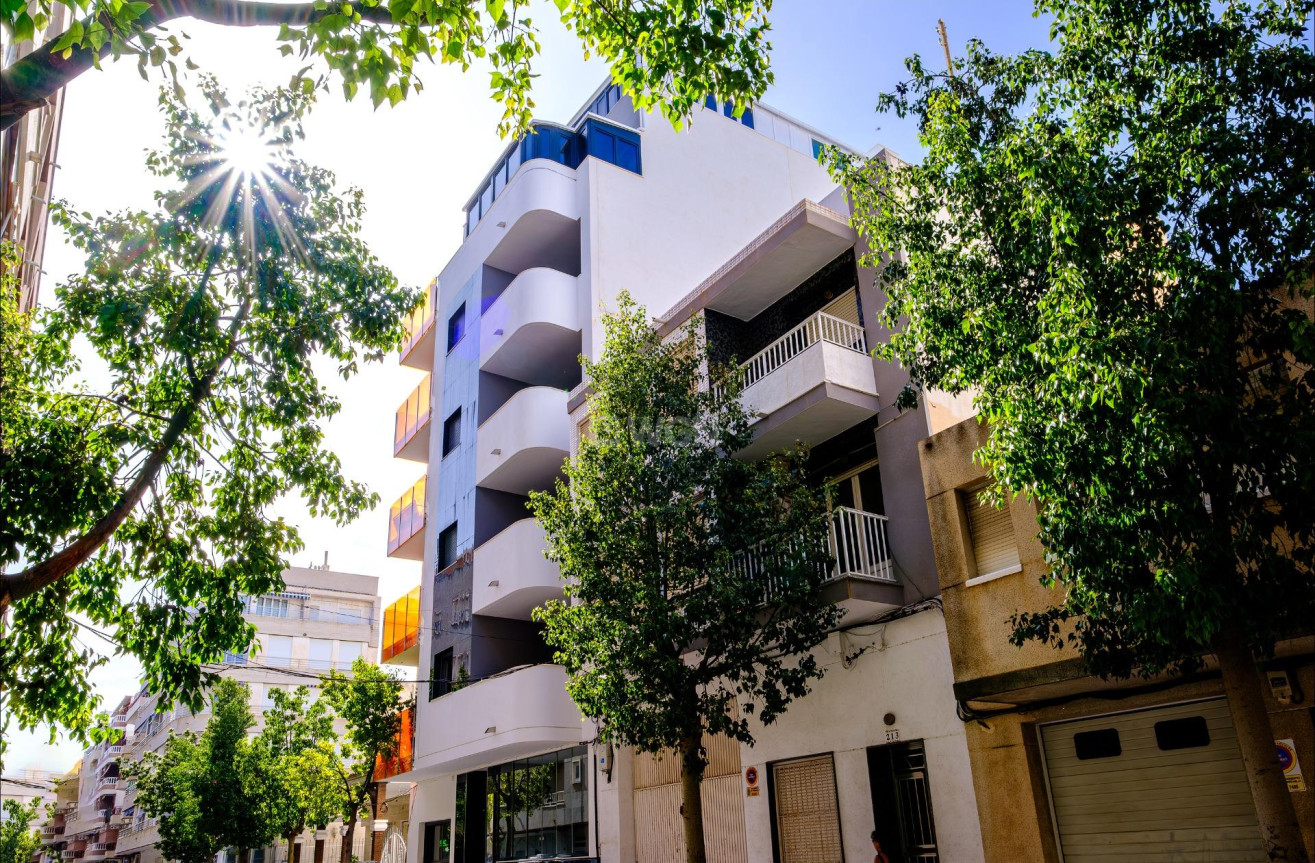 Odsprzedaż - Mieszkanie w bloku - Torrevieja - Playa del Cura