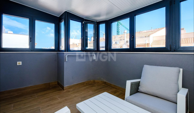 Odsprzedaż - Mieszkanie w bloku - Torrevieja - Playa del Cura