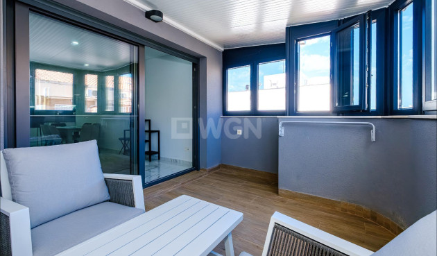 Odsprzedaż - Mieszkanie w bloku - Torrevieja - Playa del Cura