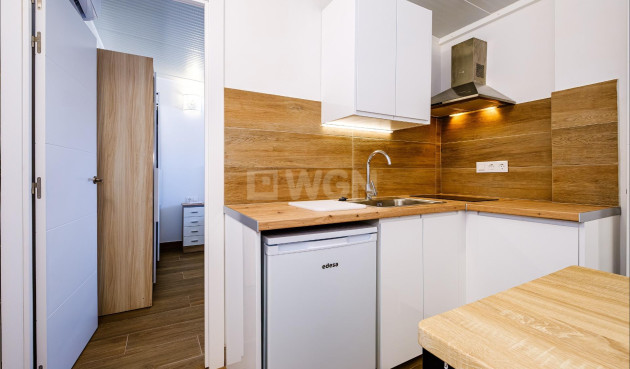 Odsprzedaż - Mieszkanie w bloku - Torrevieja - Playa del Cura