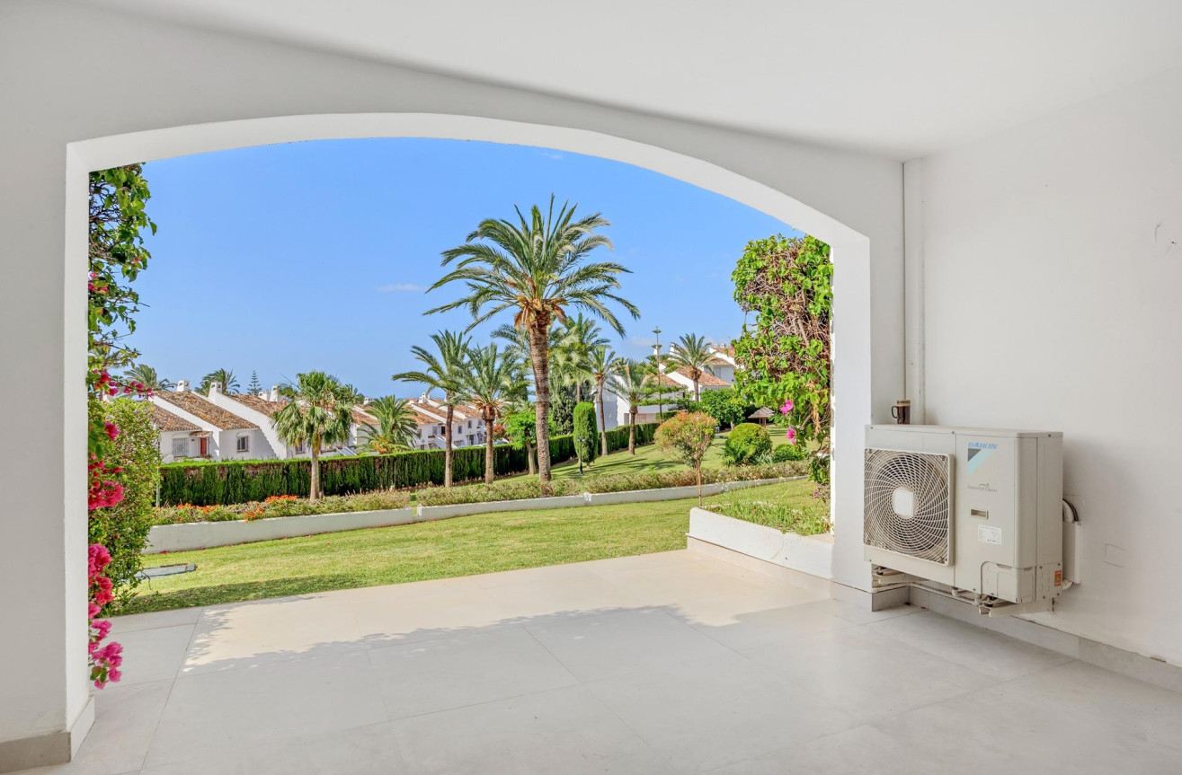 Odsprzedaż - Mieszkanie w bloku - Marbella - Nueva Andalucia