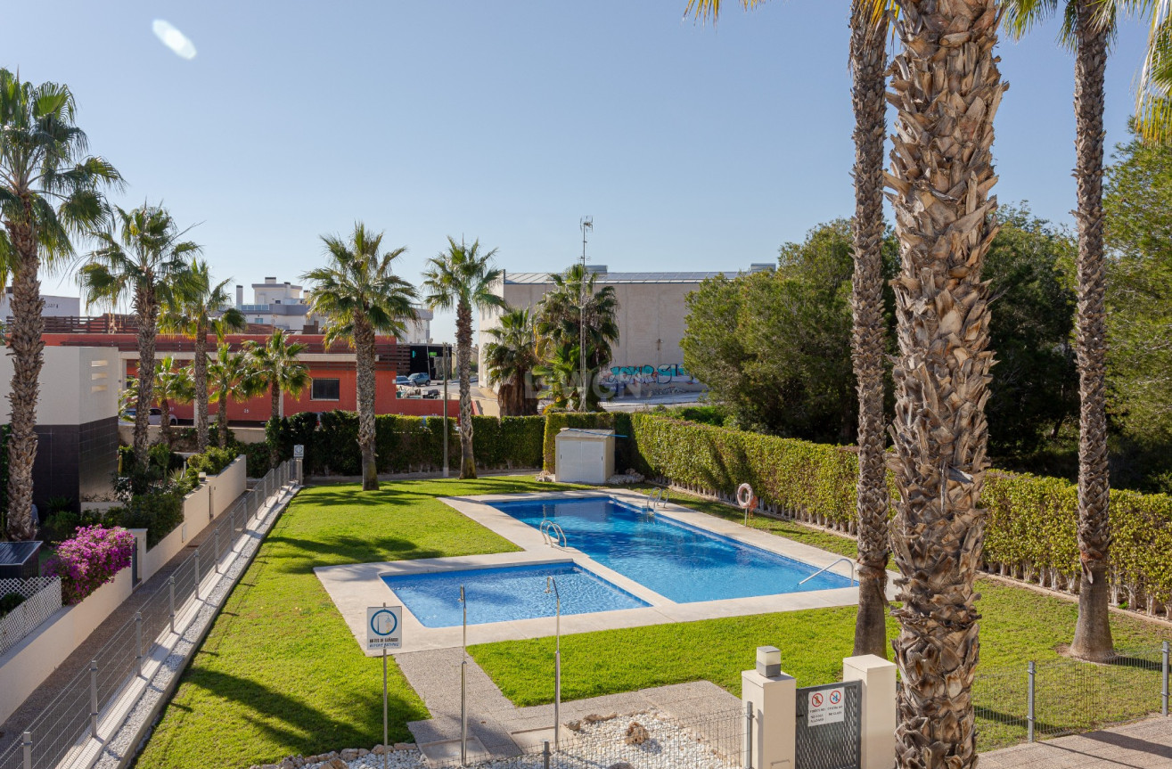 Odsprzedaż - Mieszkanie w bloku - Orihuela Costa - Costa Blanca