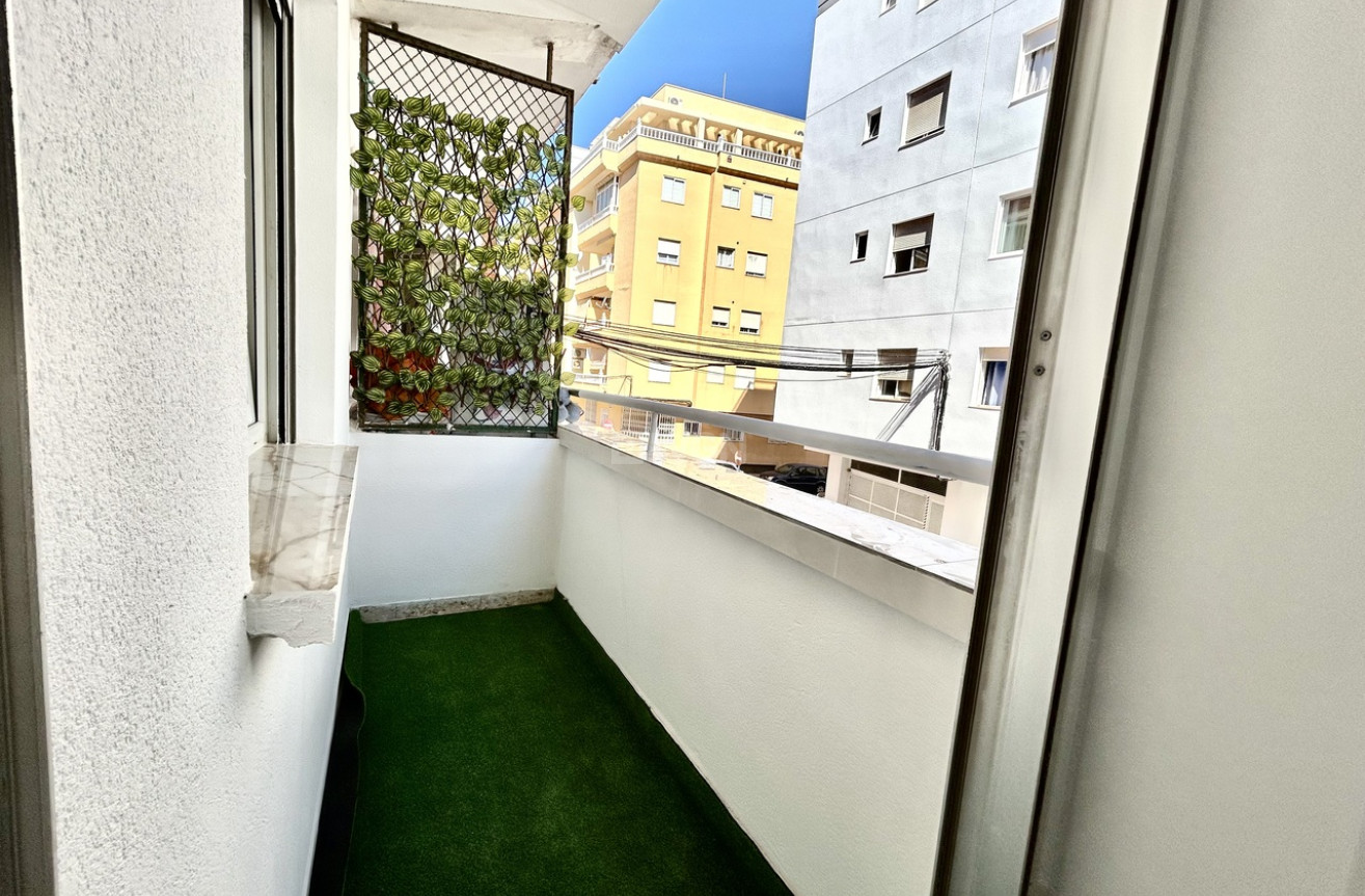 Odsprzedaż - Mieszkanie w bloku - Torrevieja - Costa Blanca