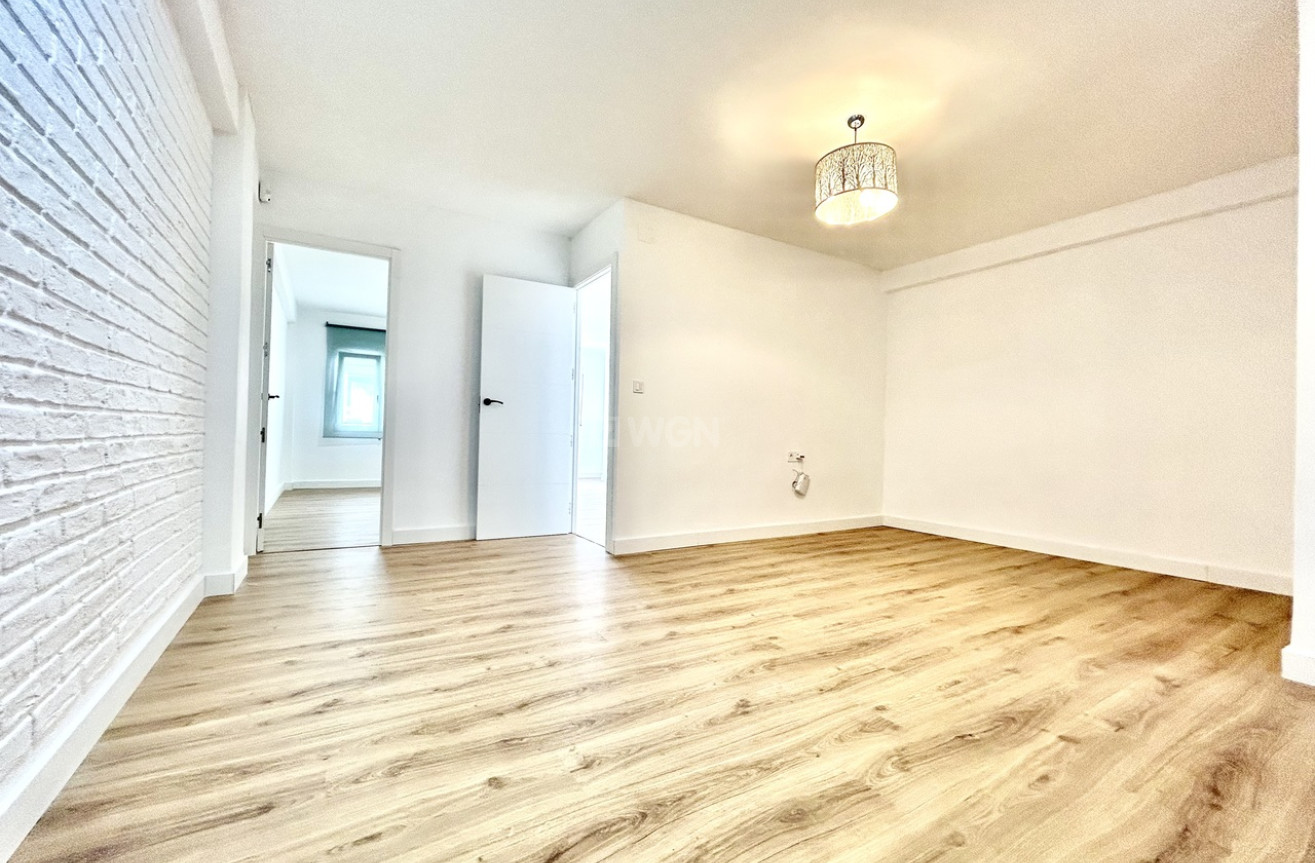 Odsprzedaż - Mieszkanie w bloku - Torrevieja - Costa Blanca