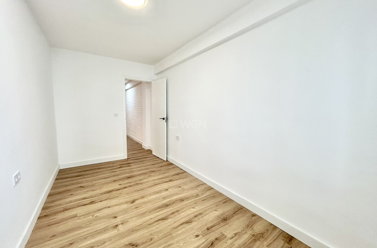 Odsprzedaż - Mieszkanie w bloku - Torrevieja - Costa Blanca