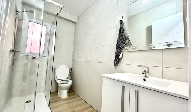 Odsprzedaż - Mieszkanie w bloku - Torrevieja - Costa Blanca