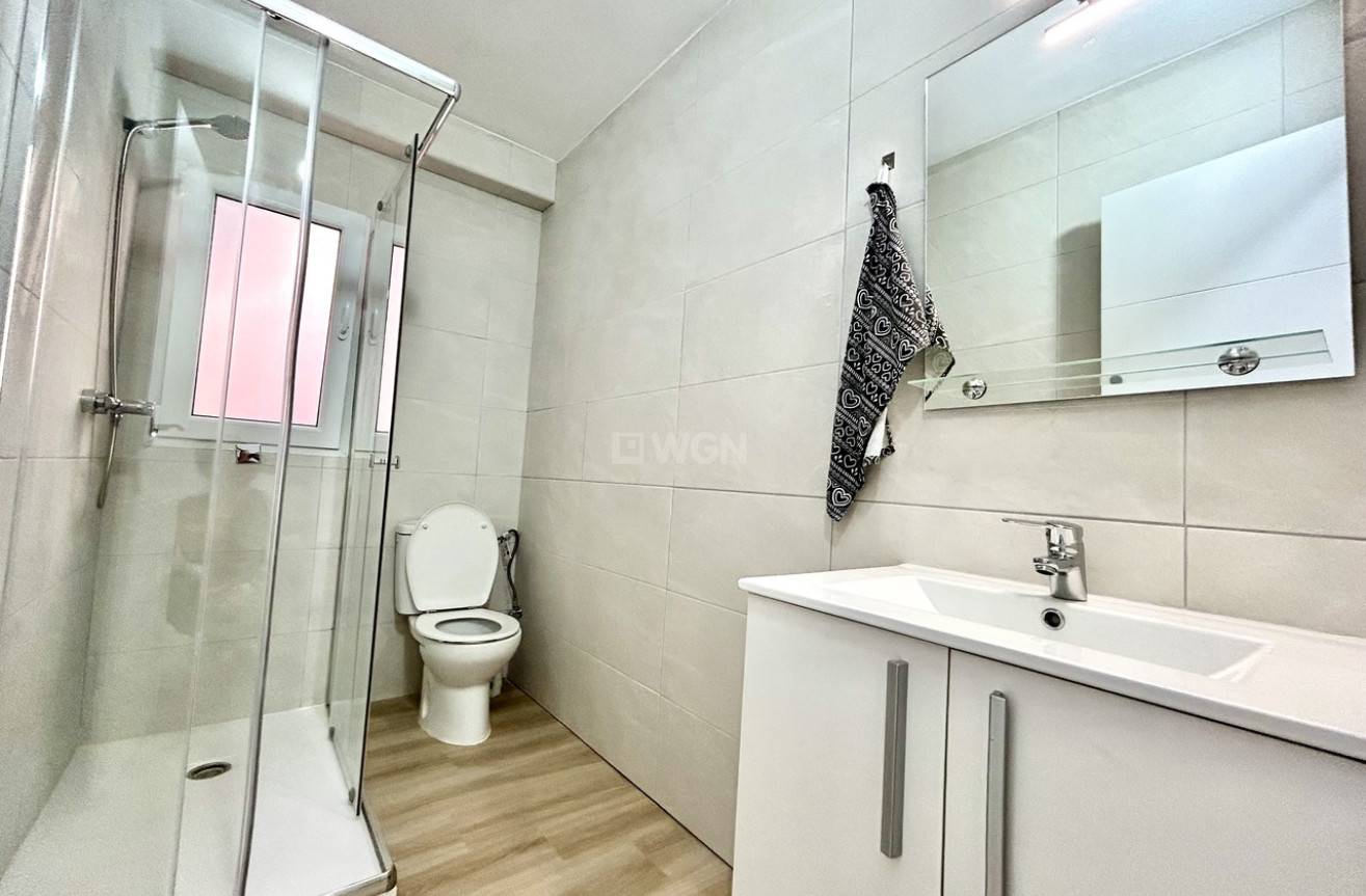 Odsprzedaż - Mieszkanie w bloku - Torrevieja - Costa Blanca