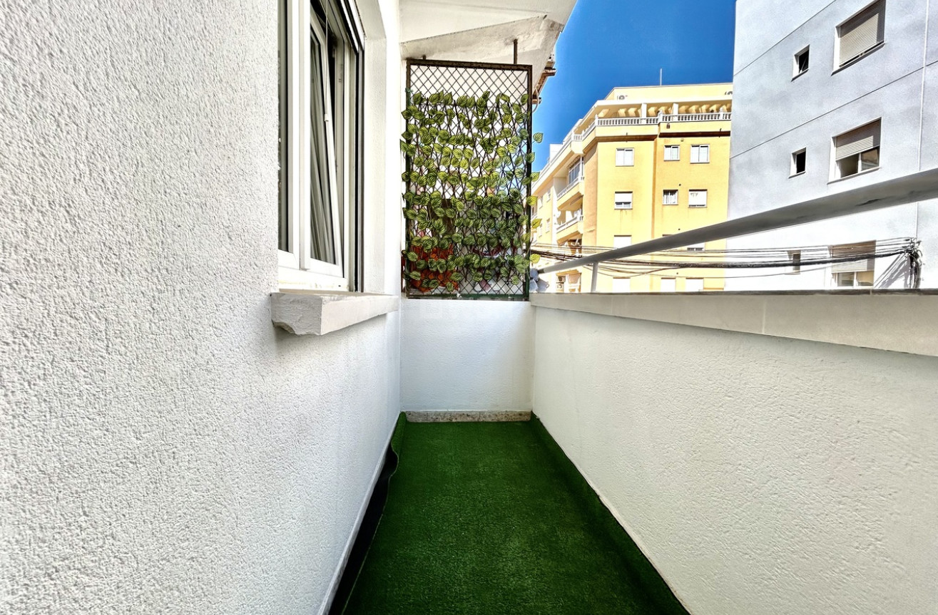 Odsprzedaż - Mieszkanie w bloku - Torrevieja - Costa Blanca