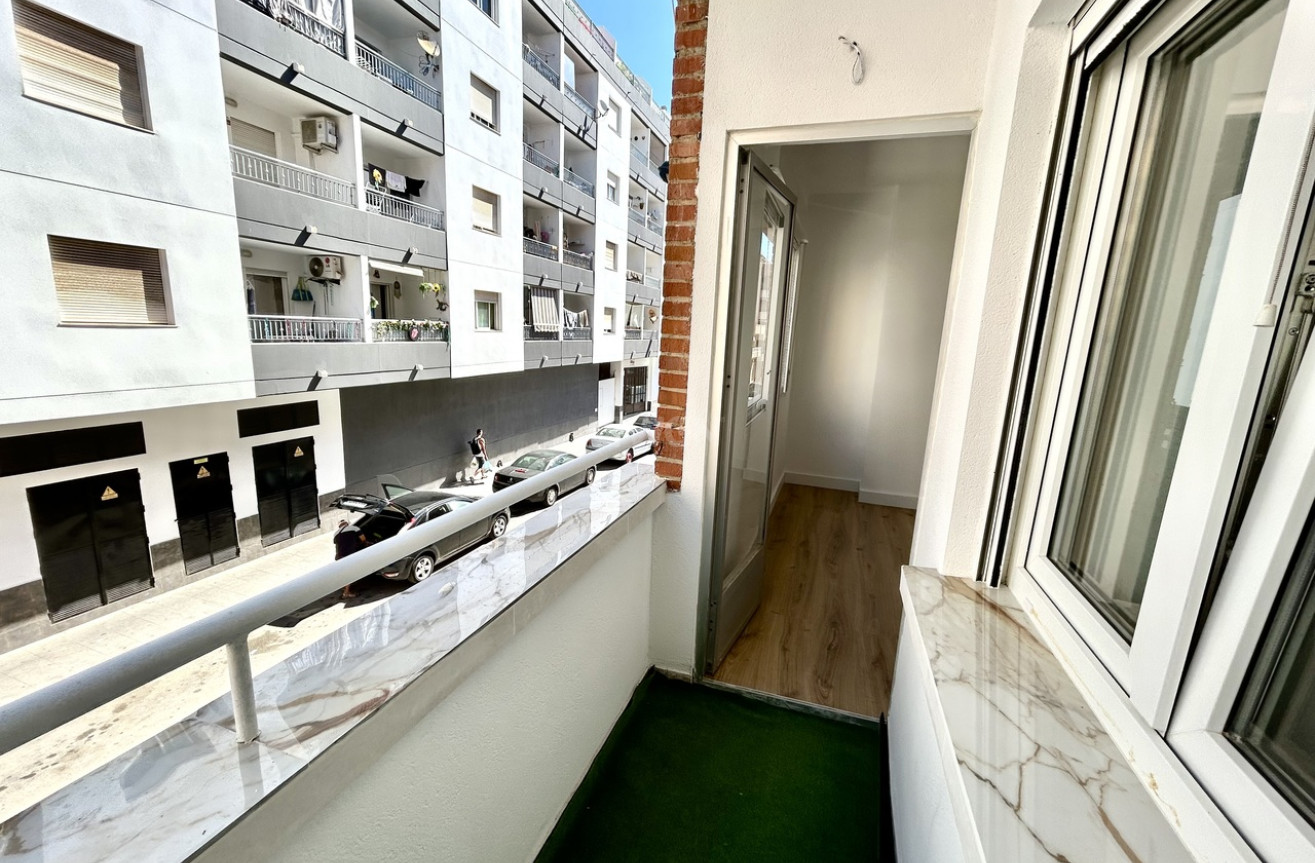 Odsprzedaż - Mieszkanie w bloku - Torrevieja - Costa Blanca