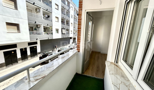 Odsprzedaż - Mieszkanie w bloku - Torrevieja - Costa Blanca