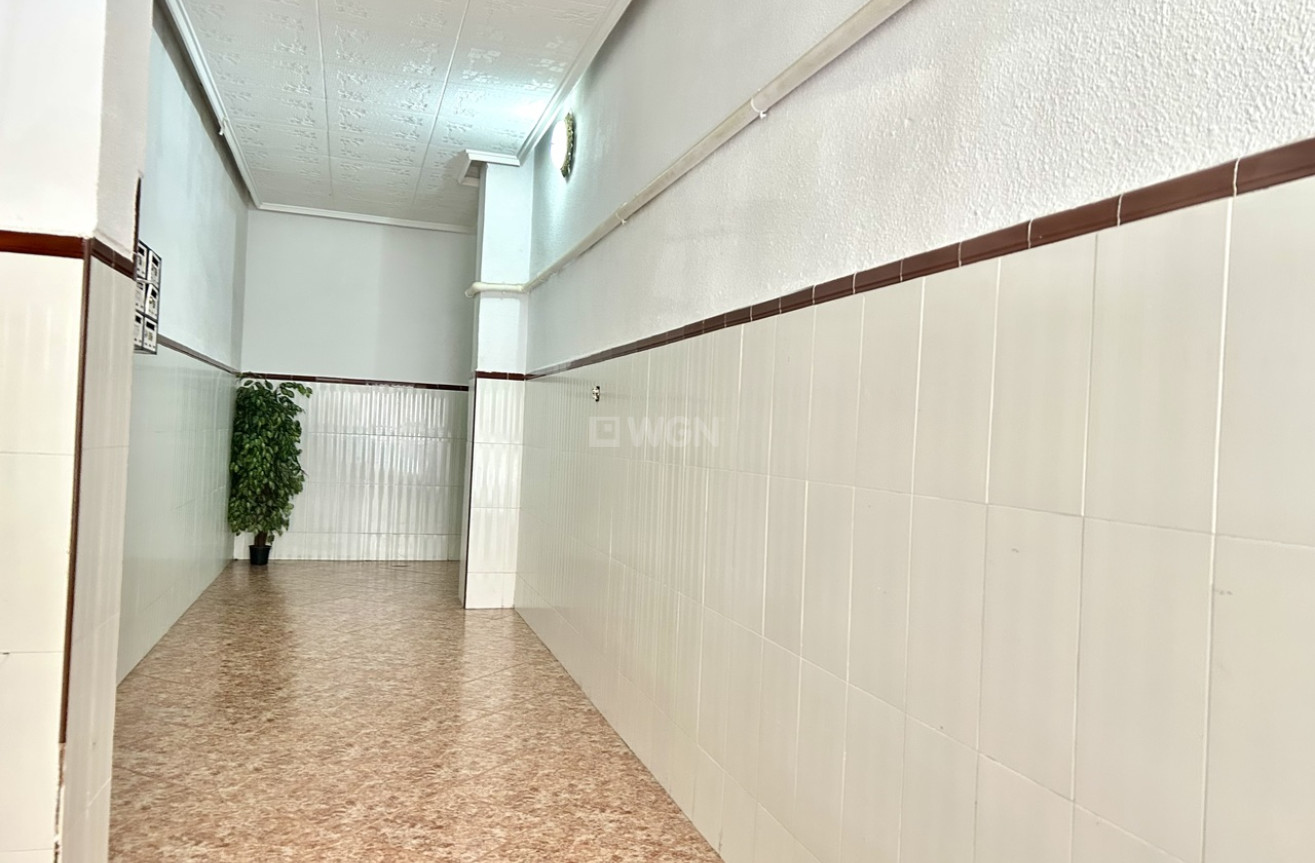 Odsprzedaż - Mieszkanie w bloku - Torrevieja - Costa Blanca