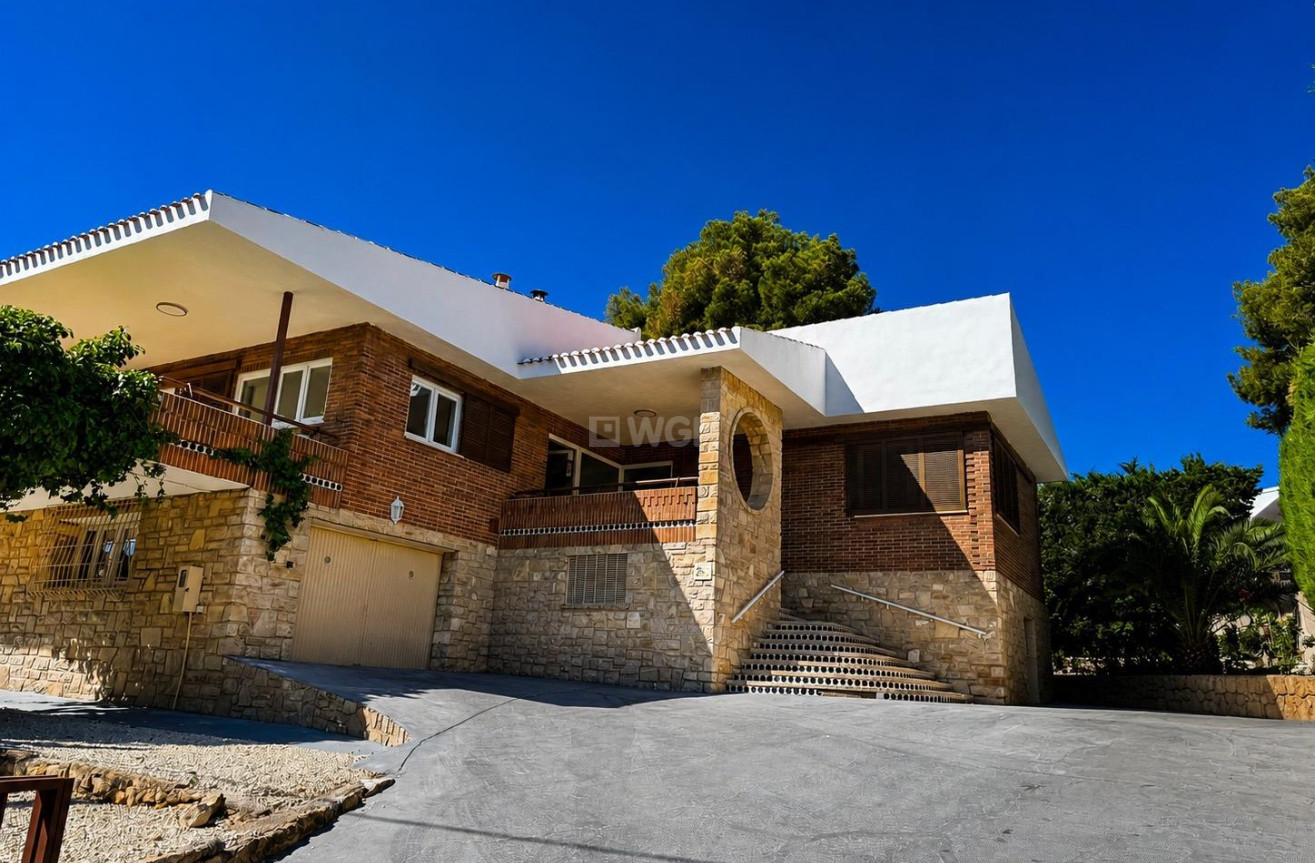 Odsprzedaż - Villa - La Nucía - Montebello - Nou Espai