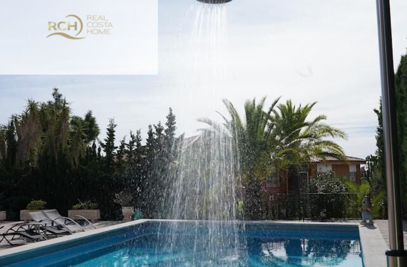 Odsprzedaż - Villa - La Nucía - Montebello - Nou Espai