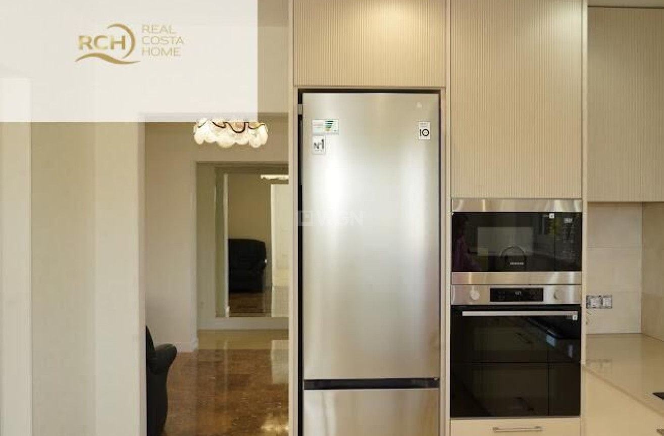 Odsprzedaż - Villa - La Nucía - Montebello - Nou Espai