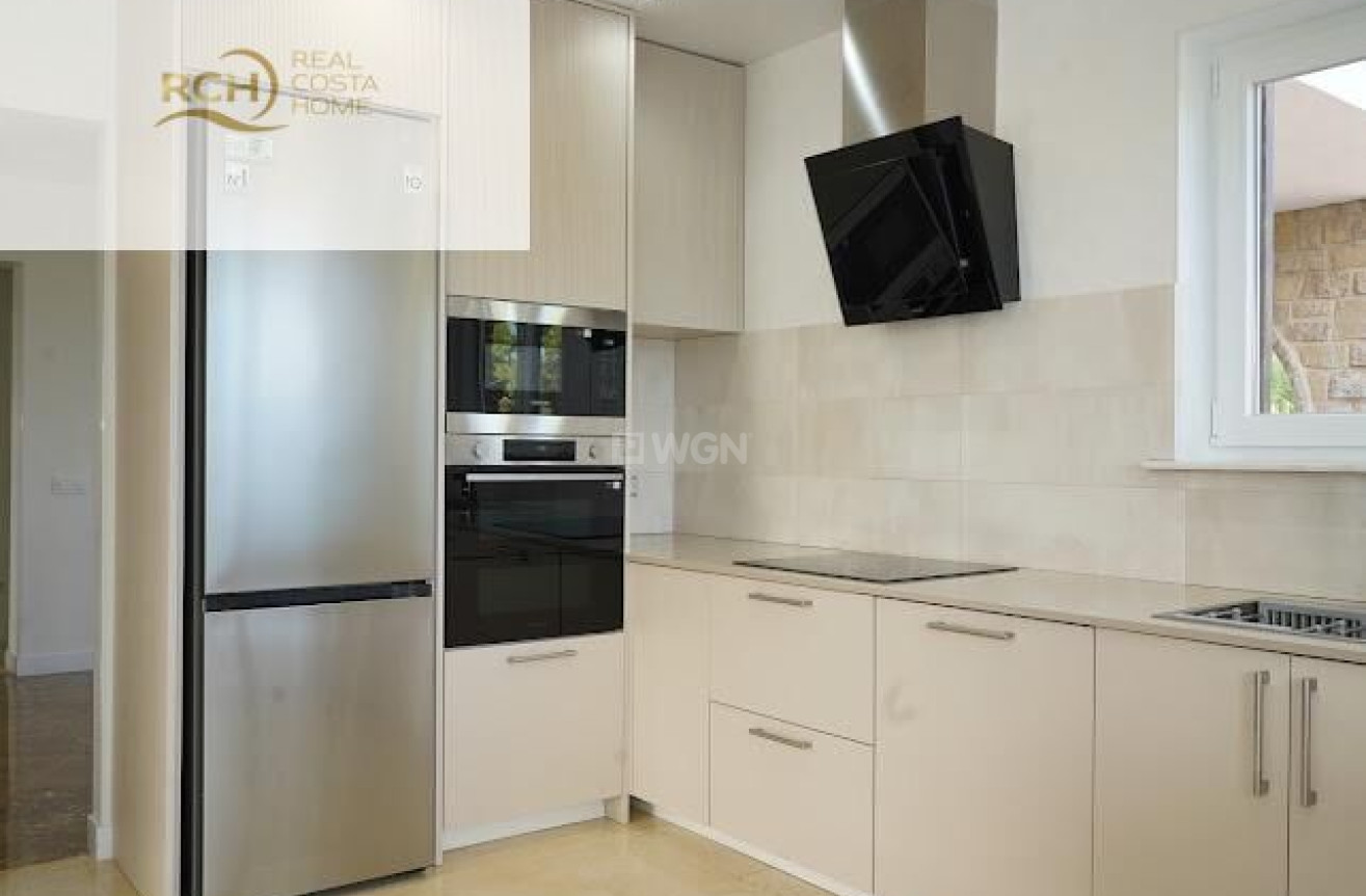 Odsprzedaż - Villa - La Nucía - Montebello - Nou Espai