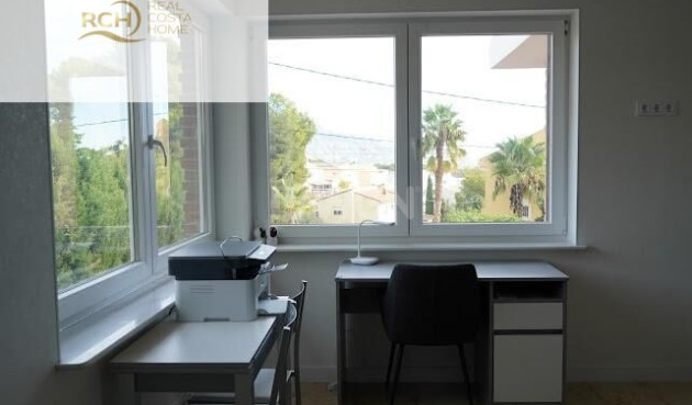 Odsprzedaż - Villa - La Nucía - Montebello - Nou Espai