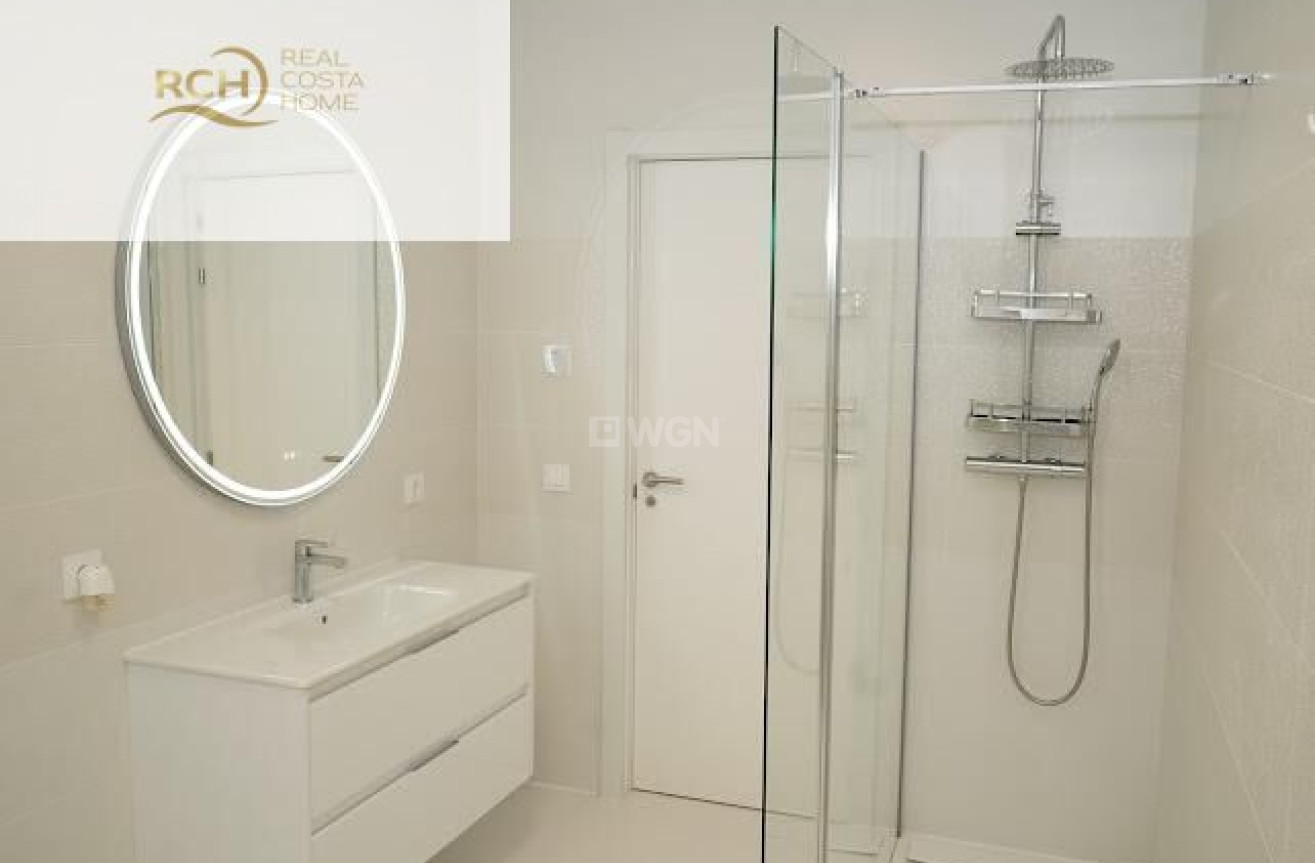 Odsprzedaż - Villa - La Nucía - Montebello - Nou Espai