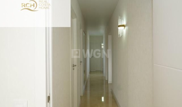 Odsprzedaż - Villa - La Nucía - Montebello - Nou Espai