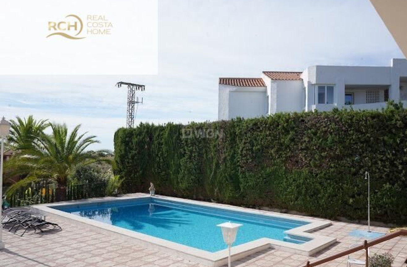 Odsprzedaż - Villa - La Nucía - Montebello - Nou Espai