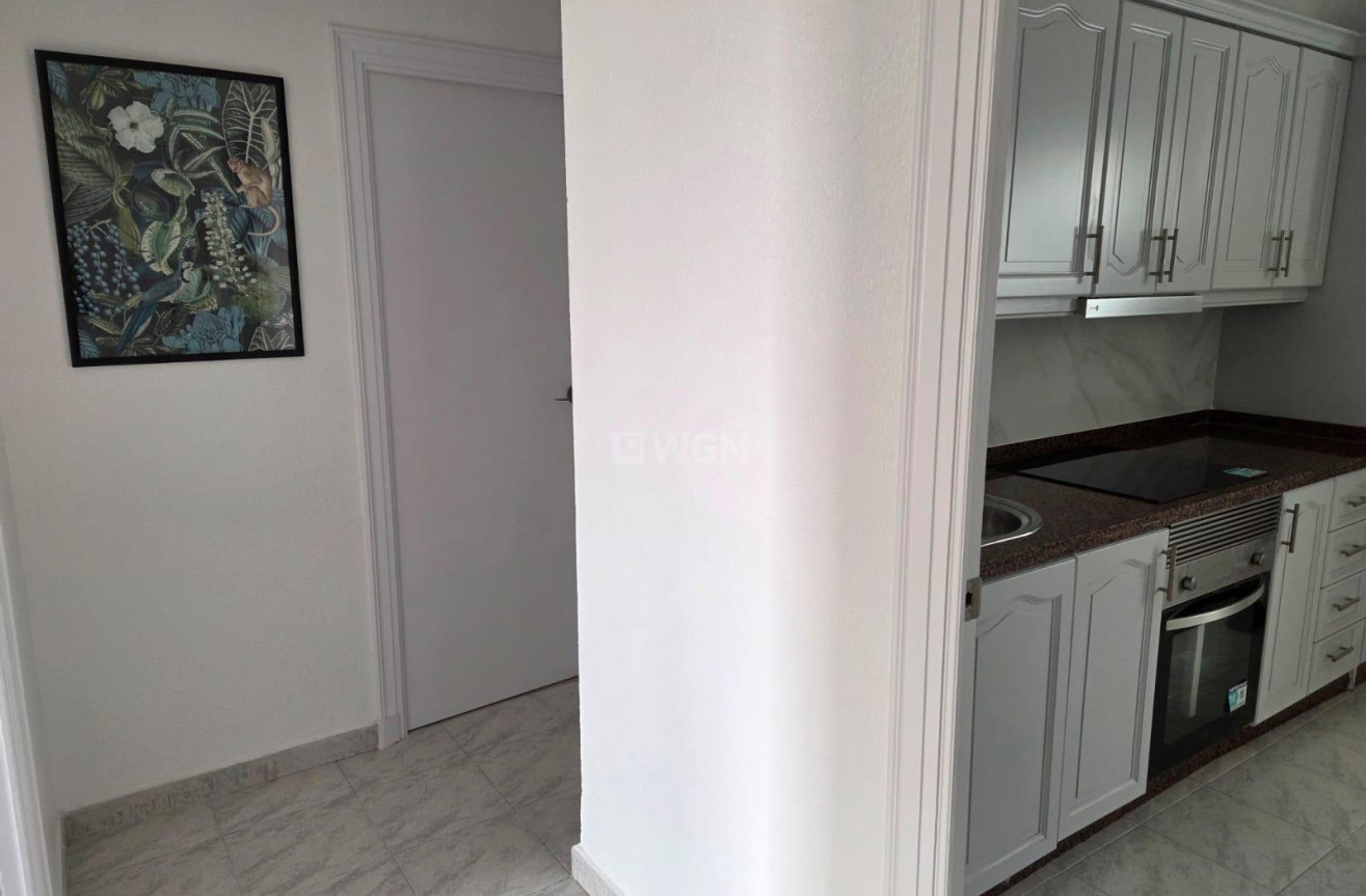 Resale - Apartment / flat - Torrevieja - Estacion De Autobuses