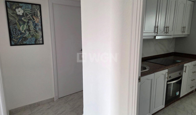 Resale - Apartment / flat - Torrevieja - Estacion De Autobuses