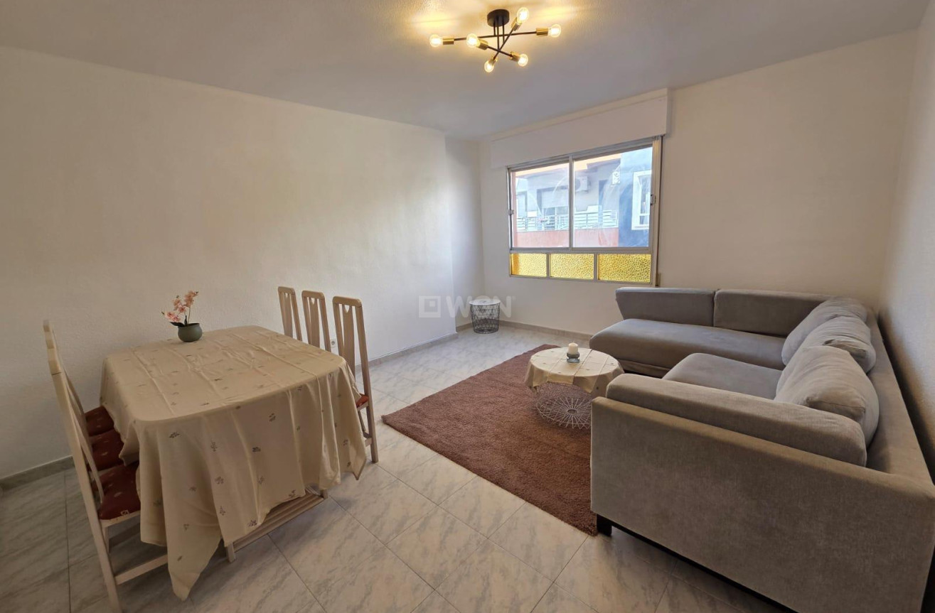 Resale - Apartment / flat - Torrevieja - Estacion De Autobuses