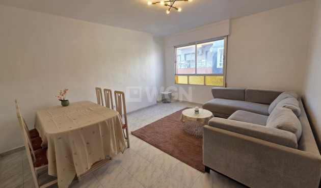 Resale - Apartment / flat - Torrevieja - Estacion De Autobuses