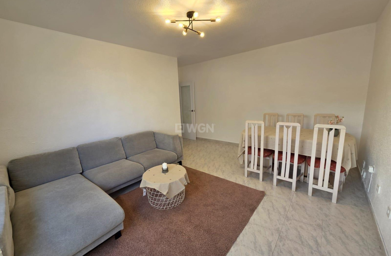 Resale - Apartment / flat - Torrevieja - Estacion De Autobuses
