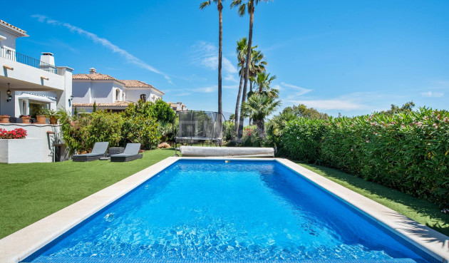Odsprzedaż - Villa - Manilva - Bahia De Las Rocas