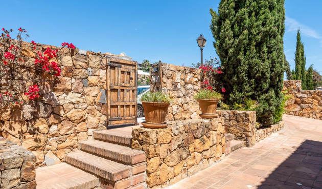 Odsprzedaż - Villa - Manilva - Bahia De Las Rocas