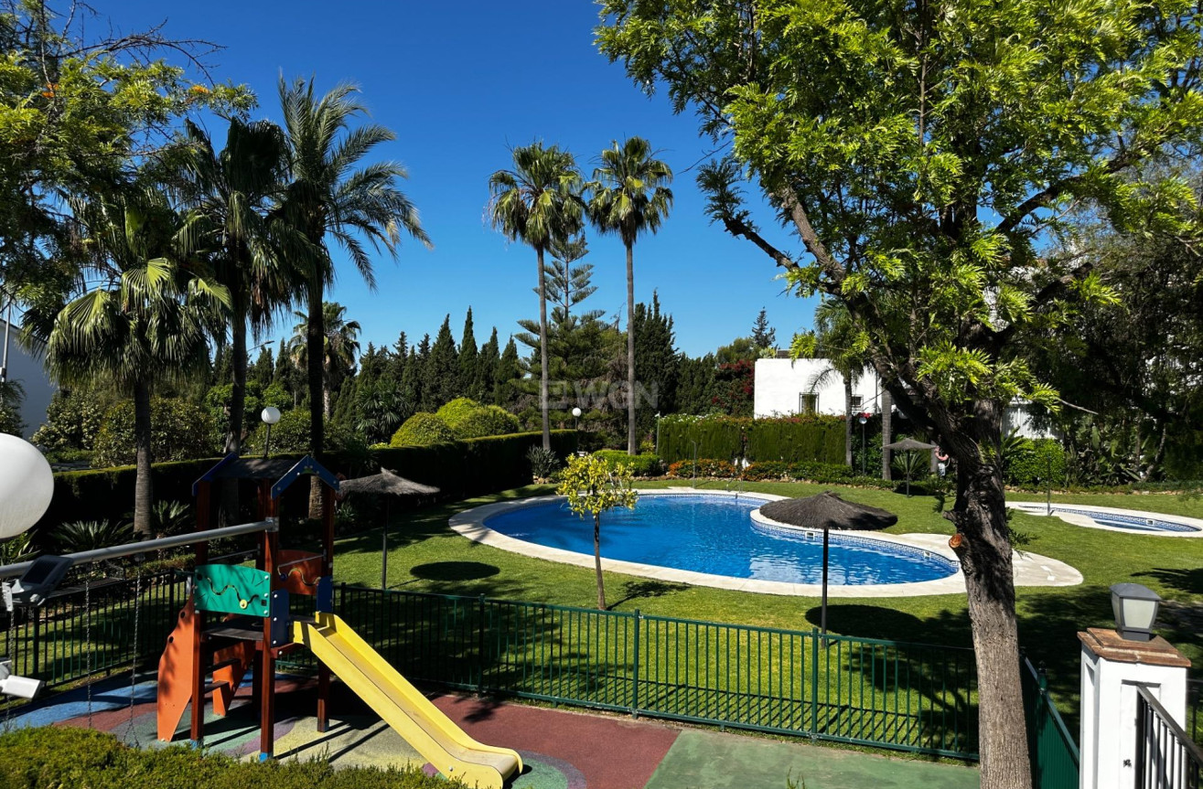 Odsprzedaż - Kamienica - Marbella - La Carolina