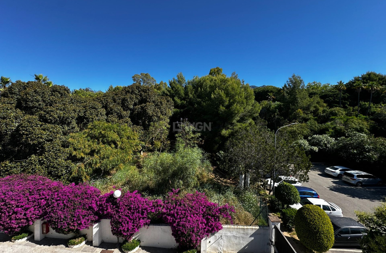 Odsprzedaż - Kamienica - Marbella - La Carolina