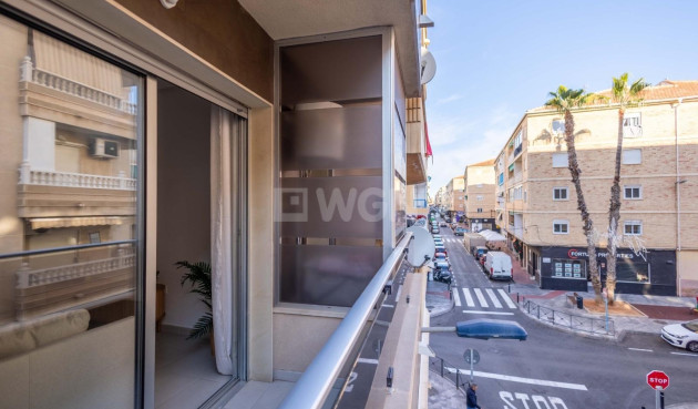Odsprzedaż - Mieszkanie w bloku - Torrevieja - Las Calas