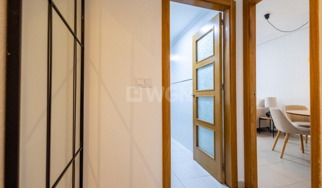 Odsprzedaż - Mieszkanie w bloku - Torrevieja - Las Calas