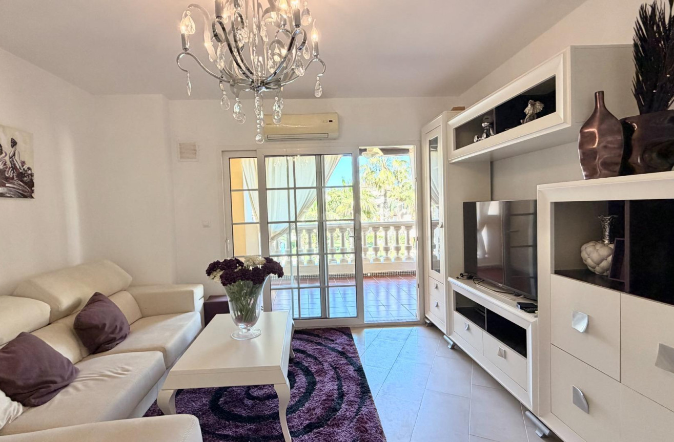 Odsprzedaż - Mieszkanie w bloku - Torrevieja - Aldea Del Mar