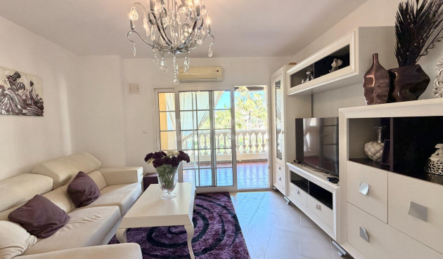 Odsprzedaż - Mieszkanie w bloku - Torrevieja - Aldea Del Mar