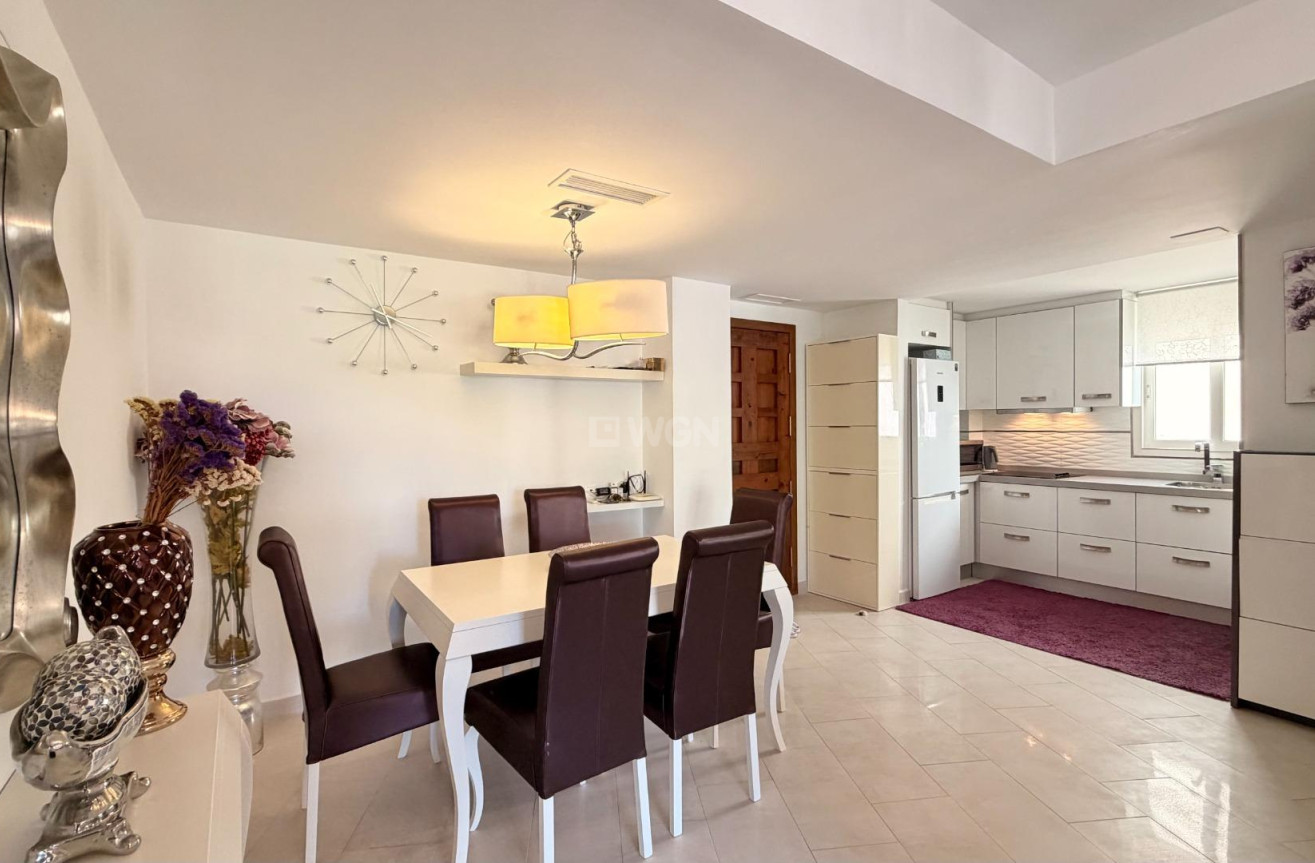 Odsprzedaż - Mieszkanie w bloku - Torrevieja - Aldea Del Mar