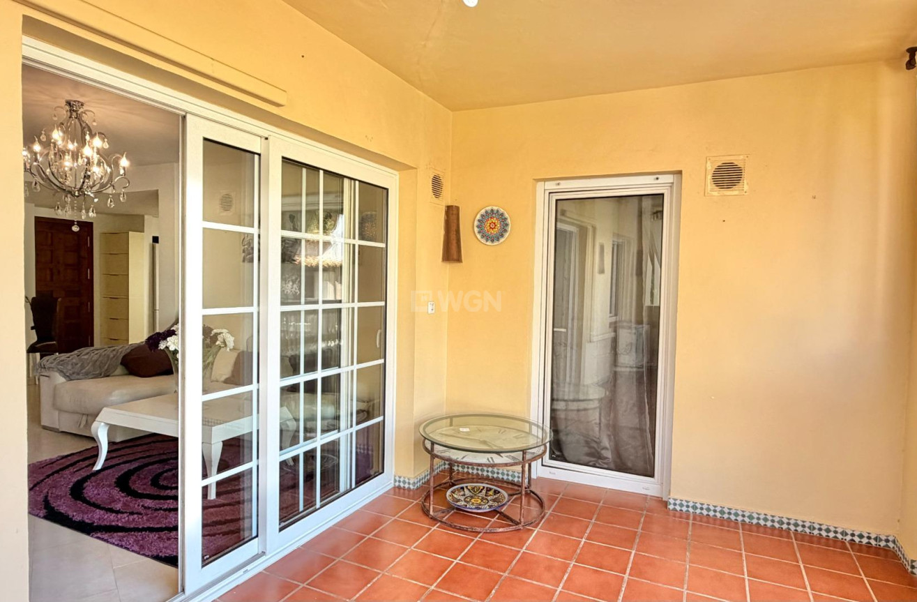 Odsprzedaż - Mieszkanie w bloku - Torrevieja - Aldea Del Mar